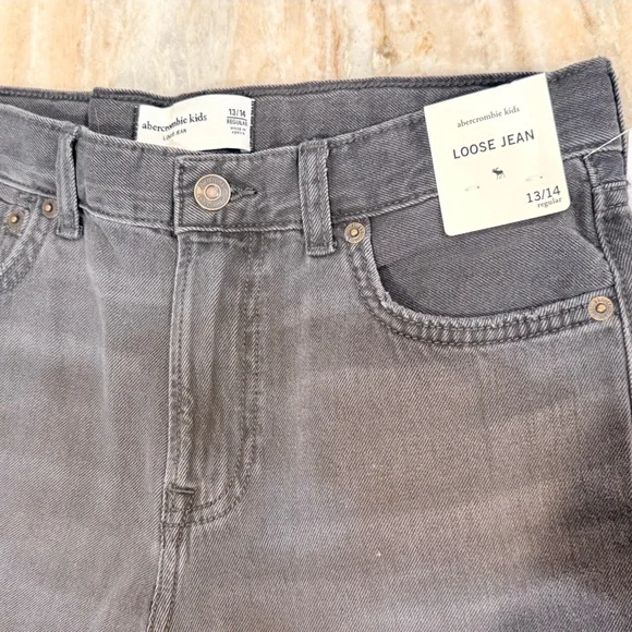 NWT Boys ABERCROMBIE & FITCH Dark grey wash lightweight loose jeans- Size 13/14 - Picture 4 of 5